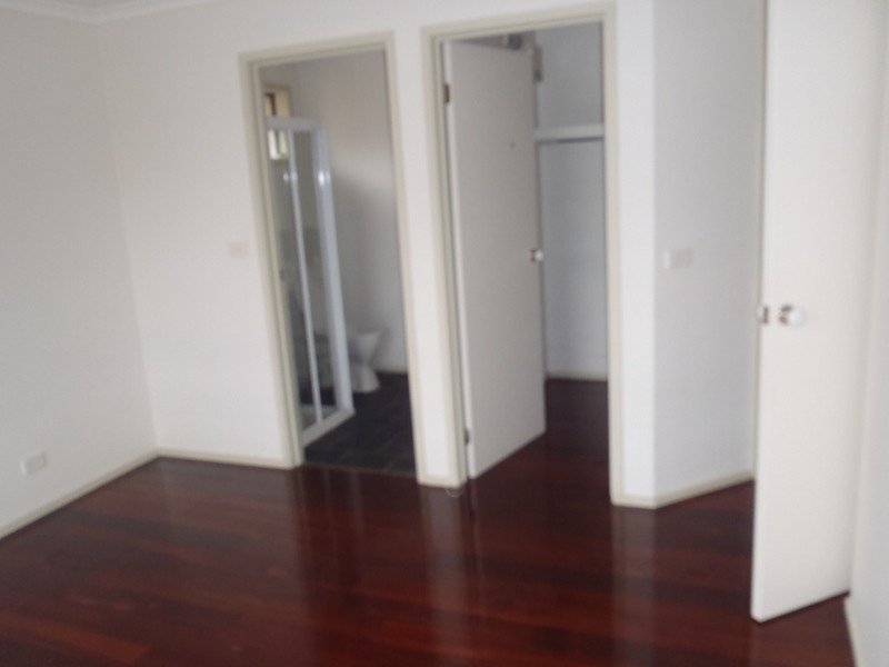 8 Bedingham Drive, Hillside VIC 3037