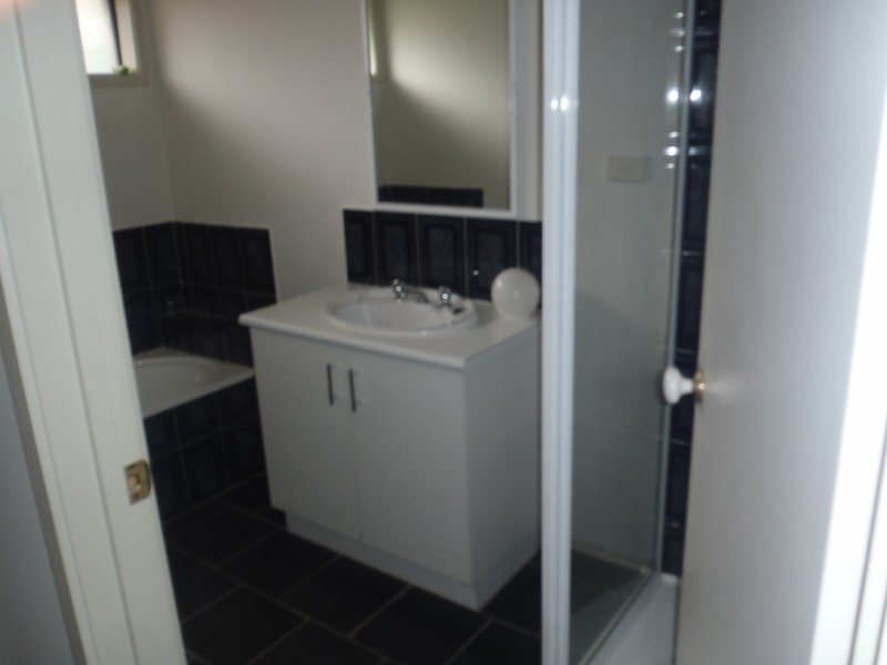 8 Bedingham Drive, Hillside VIC 3037