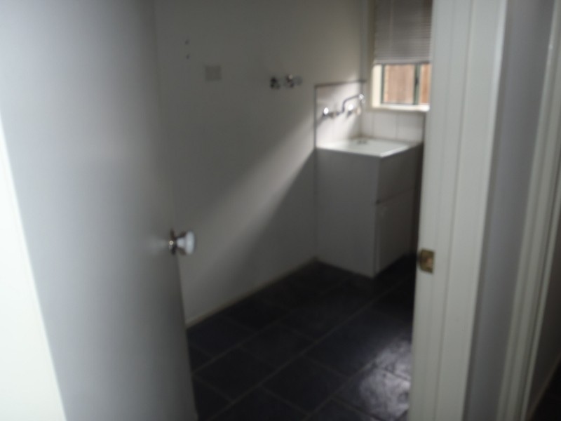 8 Bedingham Drive, Hillside VIC 3037