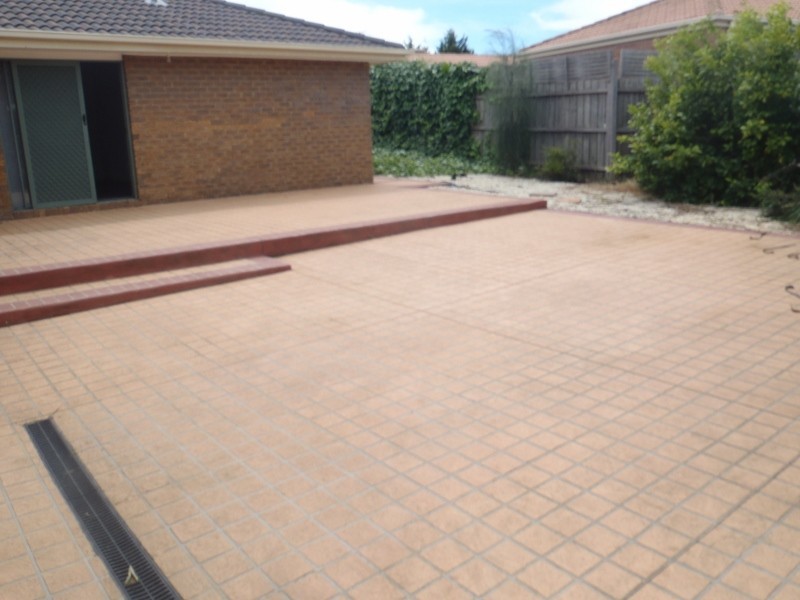 8 Bedingham Drive, Hillside VIC 3037