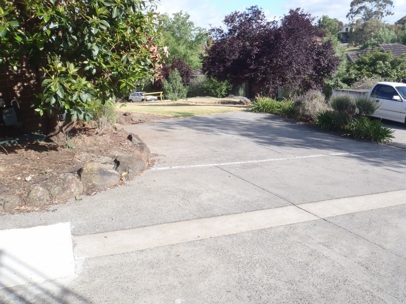 8 Bedingham Drive, Hillside VIC 3037