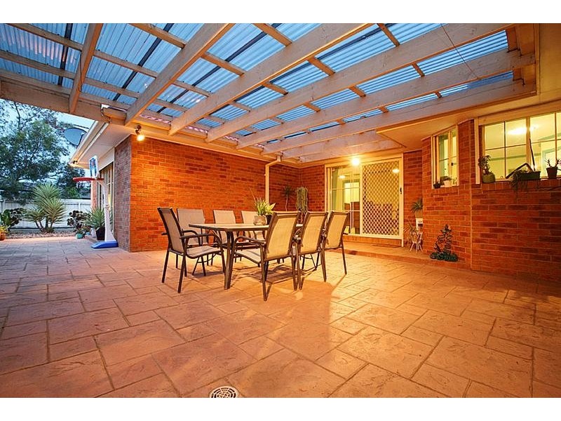 2 Honeysuckle Avenue, Hillside VIC 3037