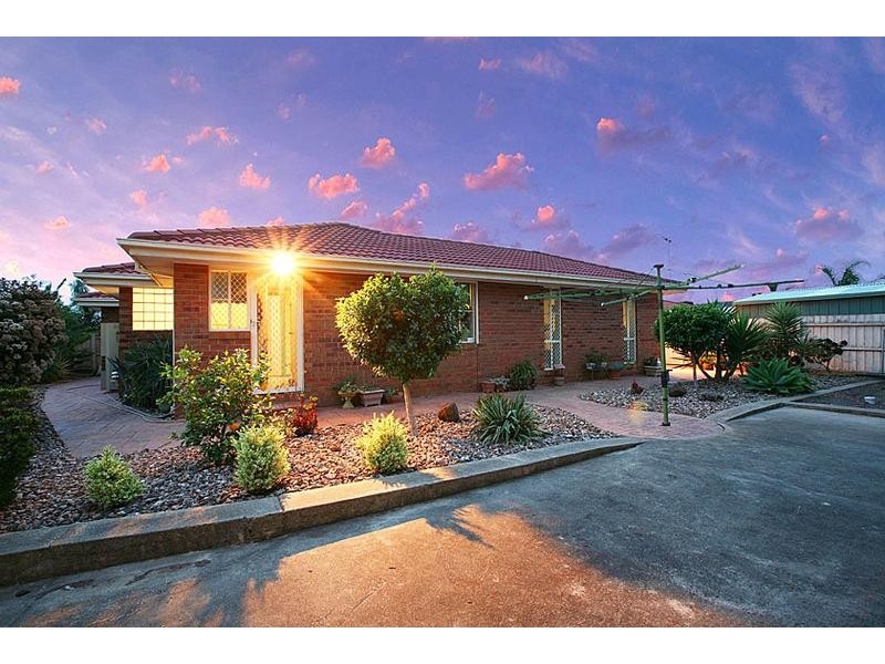 2 Honeysuckle Avenue, Hillside VIC 3037