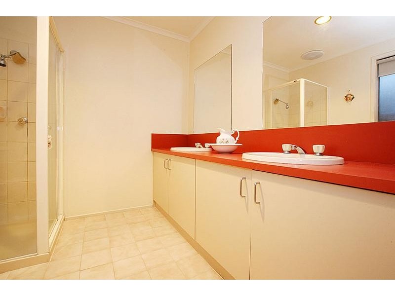 23 Dundee Way, Sydenham VIC 3037