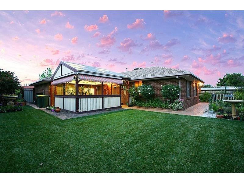 23 Dundee Way, Sydenham VIC 3037