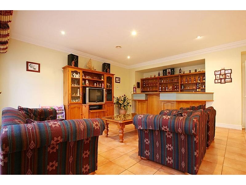 14 Bruce Way, Taylors Lakes VIC 3038