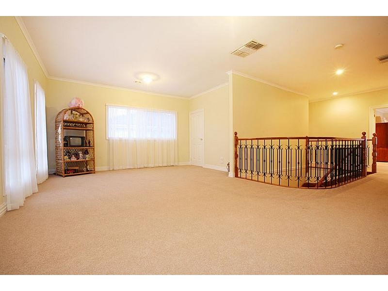 14 Bruce Way, Taylors Lakes VIC 3038