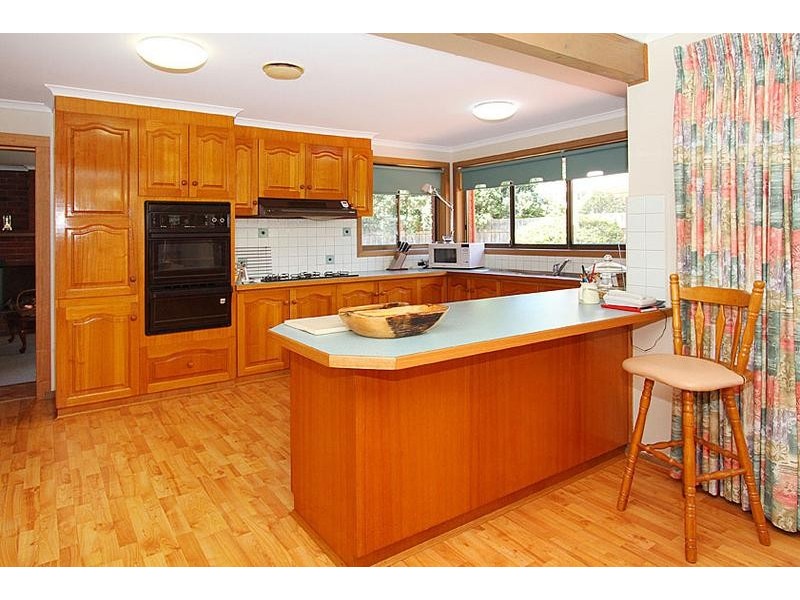 1 Barrine Way, Taylors Lakes VIC 3038