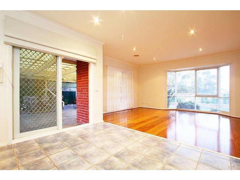 13 Rowell Place, Taylors Lakes VIC 3038