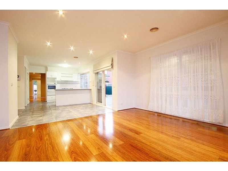 13 Rowell Place, Taylors Lakes VIC 3038