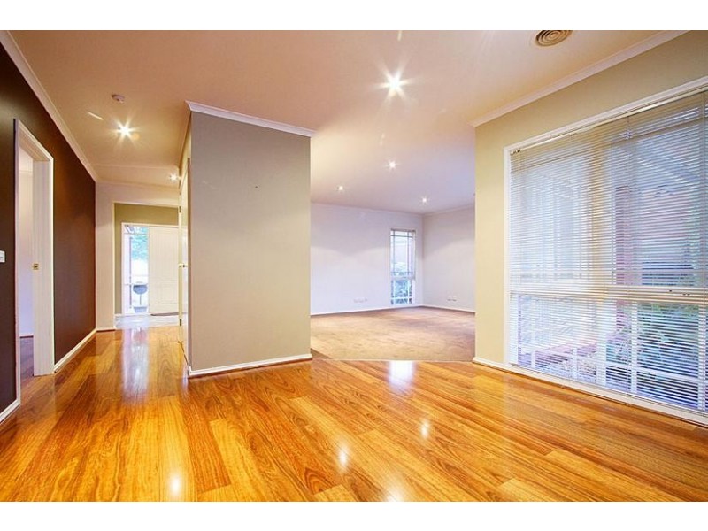 13 Rowell Place, Taylors Lakes VIC 3038