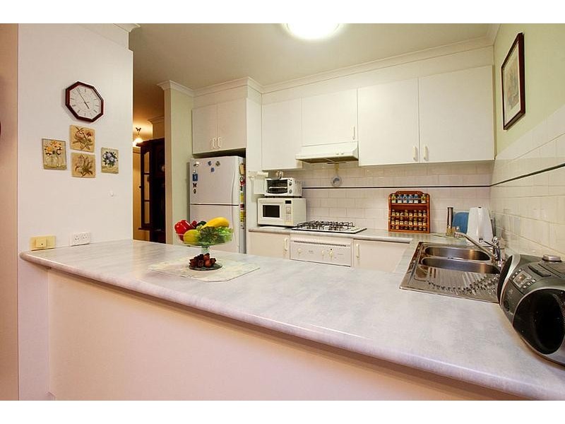 22 Village Avenue, Taylors Lakes VIC 3038