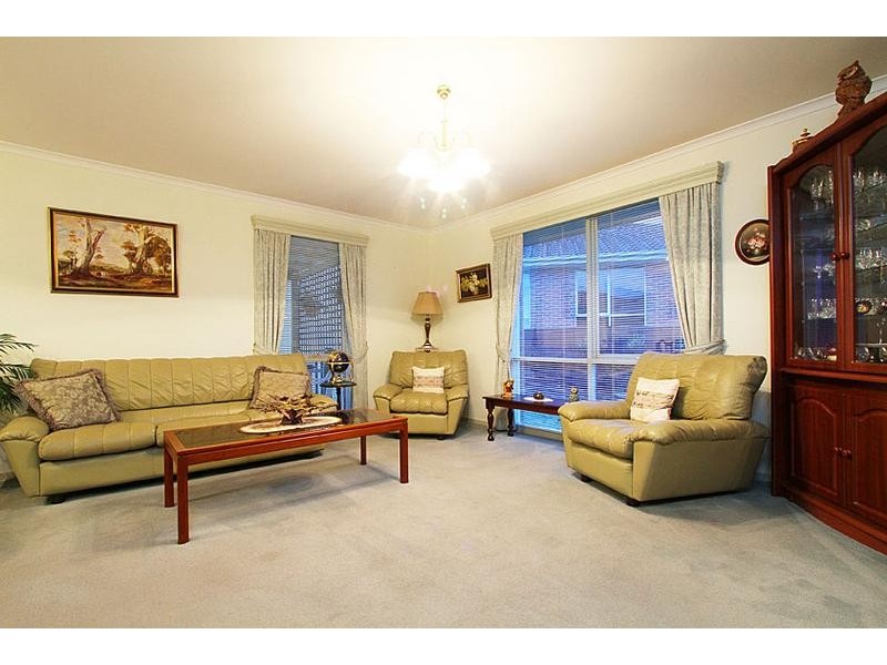 22 Village Avenue, Taylors Lakes VIC 3038