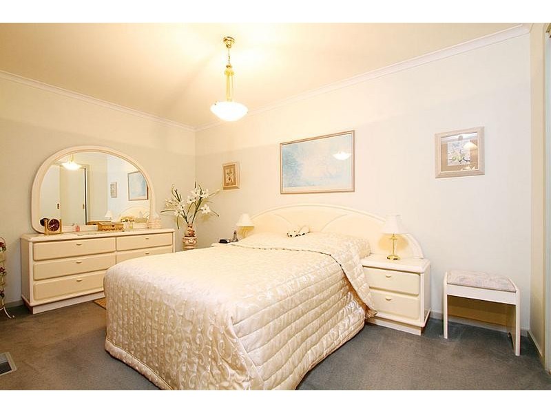 22 Village Avenue, Taylors Lakes VIC 3038