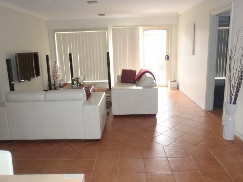 4/70 Community Hub, Sydenham VIC 3037