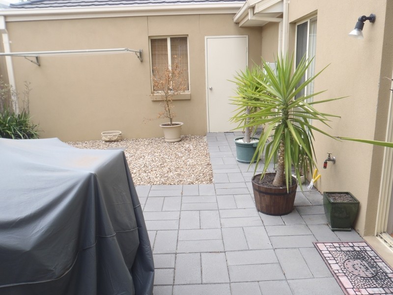 4/70 Community Hub, Sydenham VIC 3037