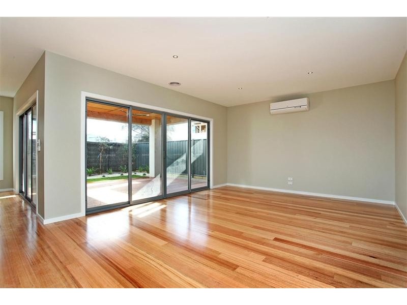 6 Flemington Street, Caroline Springs VIC 3023