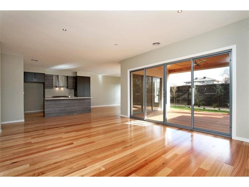 6 Flemington Street, Caroline Springs VIC 3023