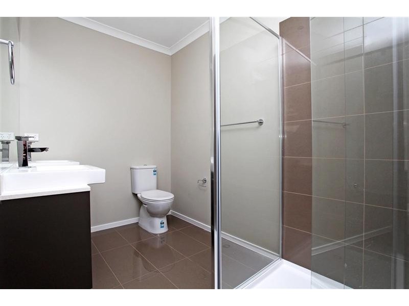 6 Flemington Street, Caroline Springs VIC 3023