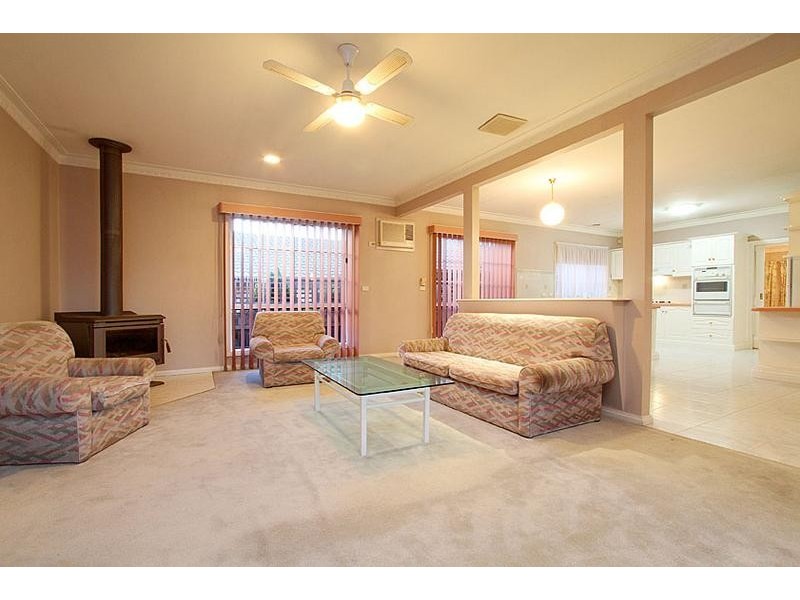 9 Messina Crescent, Keilor Lodge VIC 3038