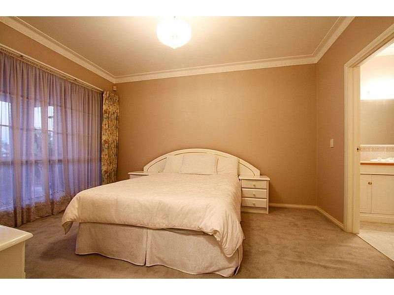 9 Messina Crescent, Keilor Lodge VIC 3038