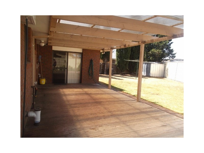 2 Morris Drive, Keilor Downs VIC 3038