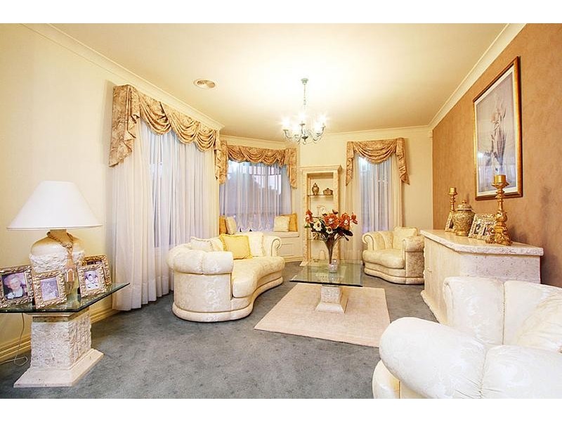 3 The Regency, Hillside VIC 3037