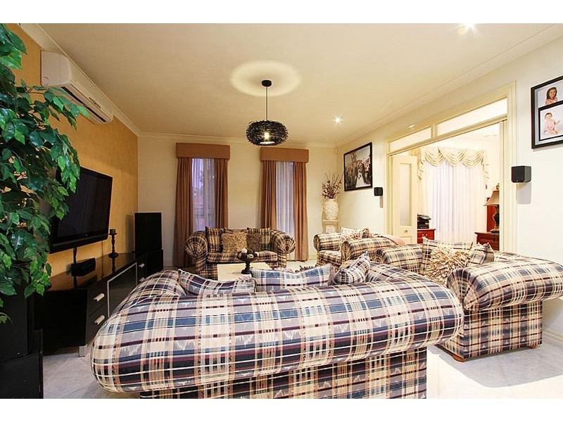 3 The Regency, Hillside VIC 3037