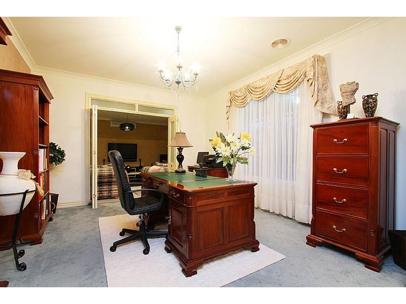 3 The Regency, Hillside VIC 3037
