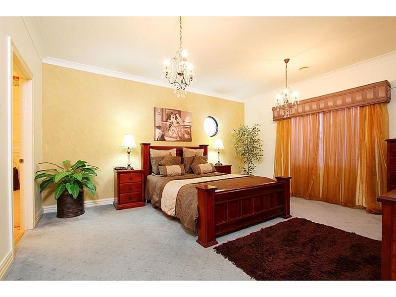 3 The Regency, Hillside VIC 3037