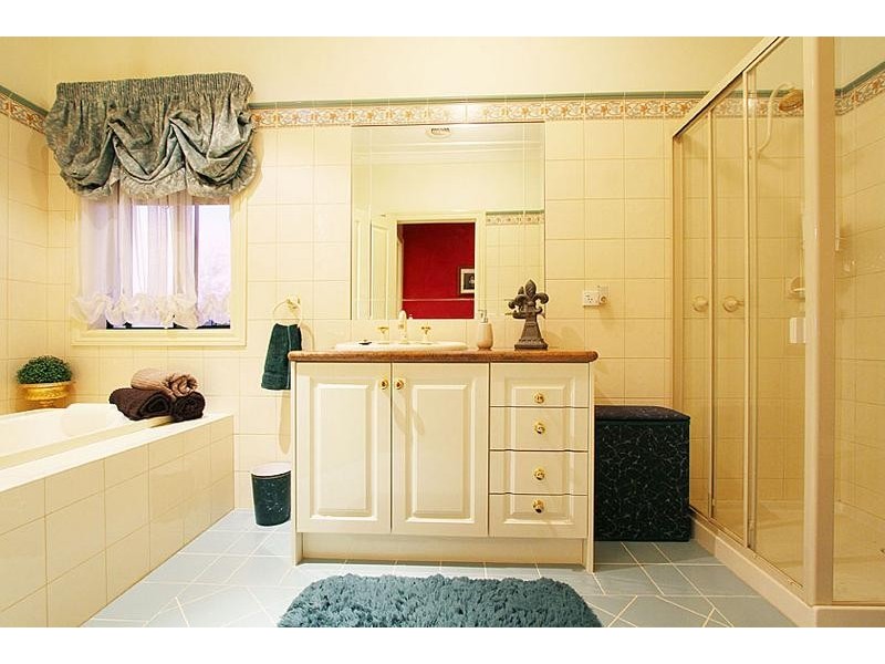 3 The Regency, Hillside VIC 3037
