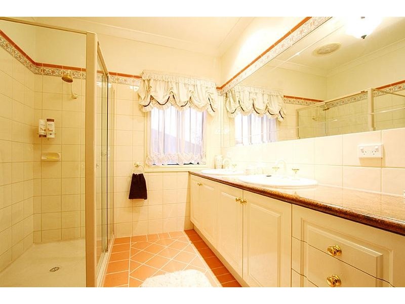 3 The Regency, Hillside VIC 3037