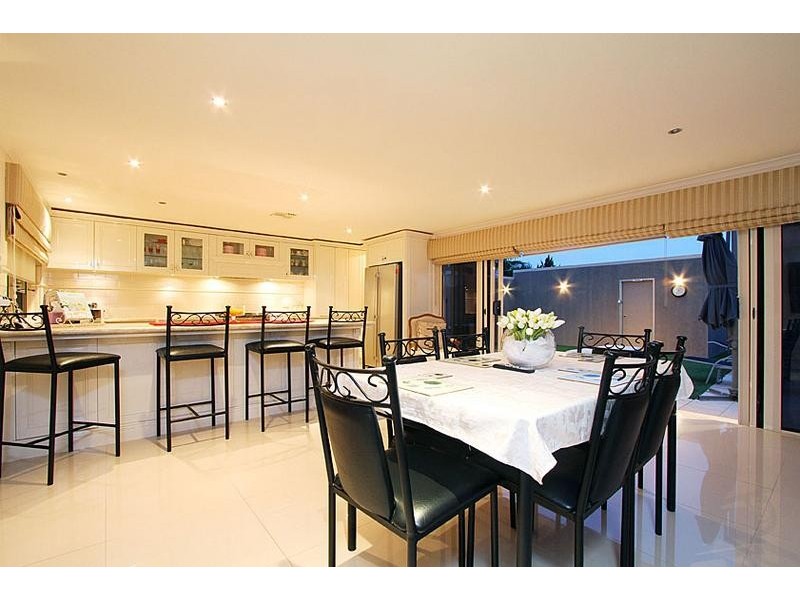 88 Parmelia Drive, Taylors Lakes VIC 3038