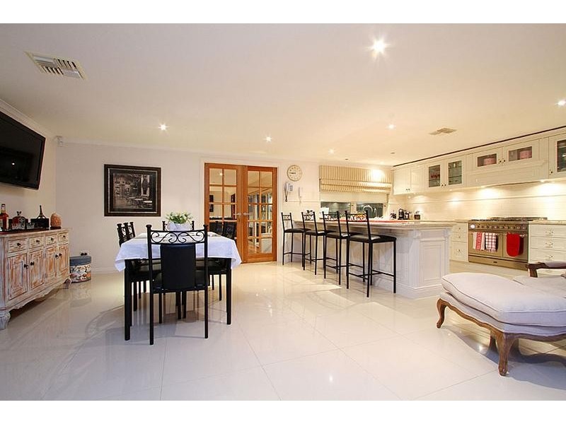 88 Parmelia Drive, Taylors Lakes VIC 3038