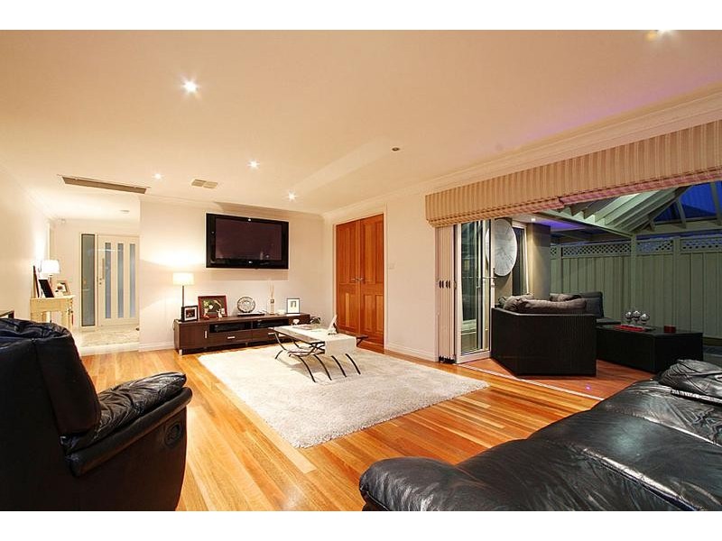 88 Parmelia Drive, Taylors Lakes VIC 3038