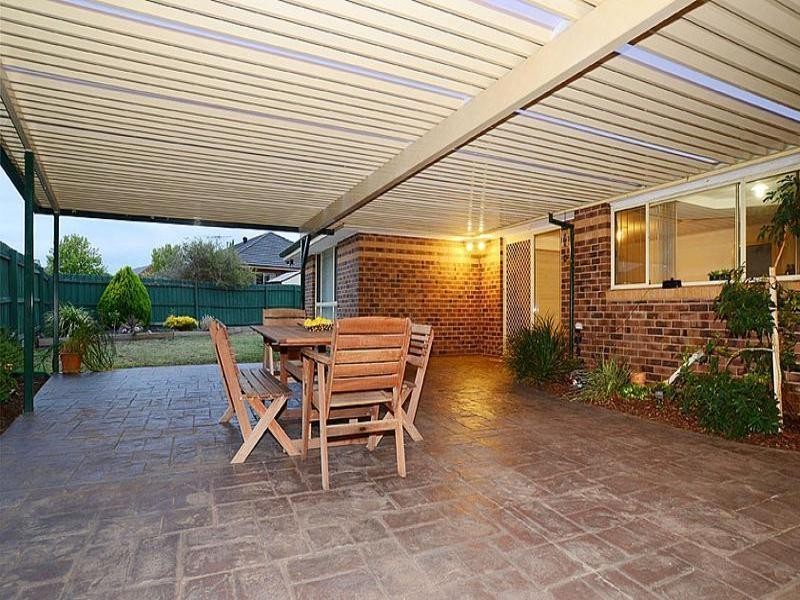 5 Muirs Court, Taylors Lakes VIC 3038
