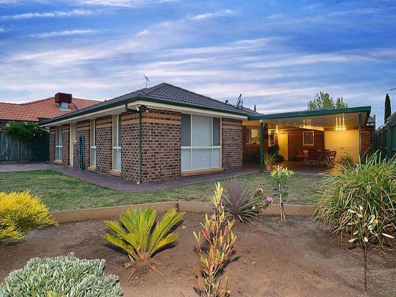 5 Muirs Court, Taylors Lakes VIC 3038