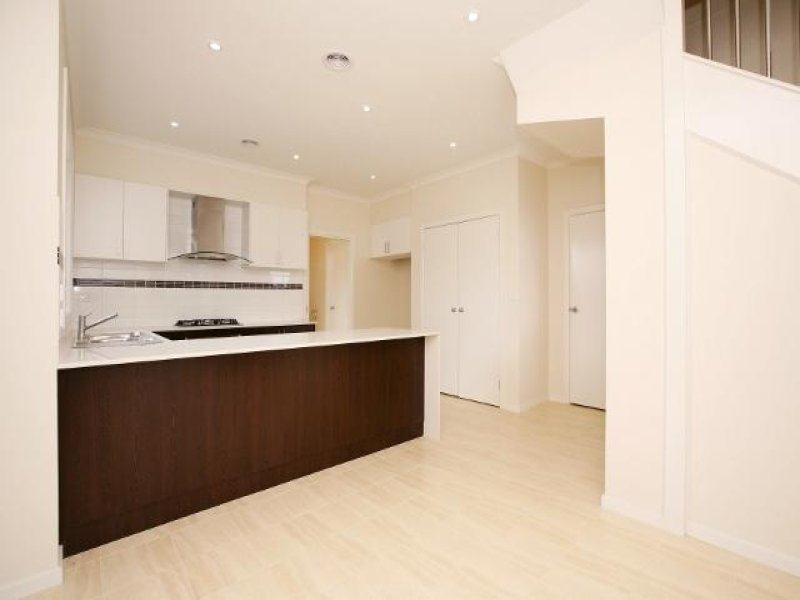 2/110 Fox Street, St Albans VIC 3021