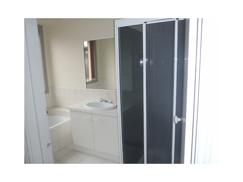 12 Milligan Parade, Sydenham VIC 3037