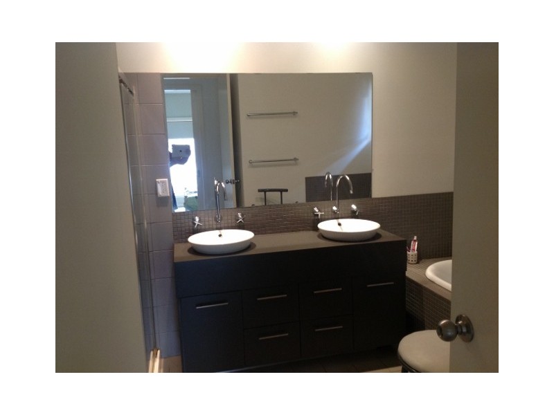 6 Verdon Avenue, Caroline Springs VIC 3023