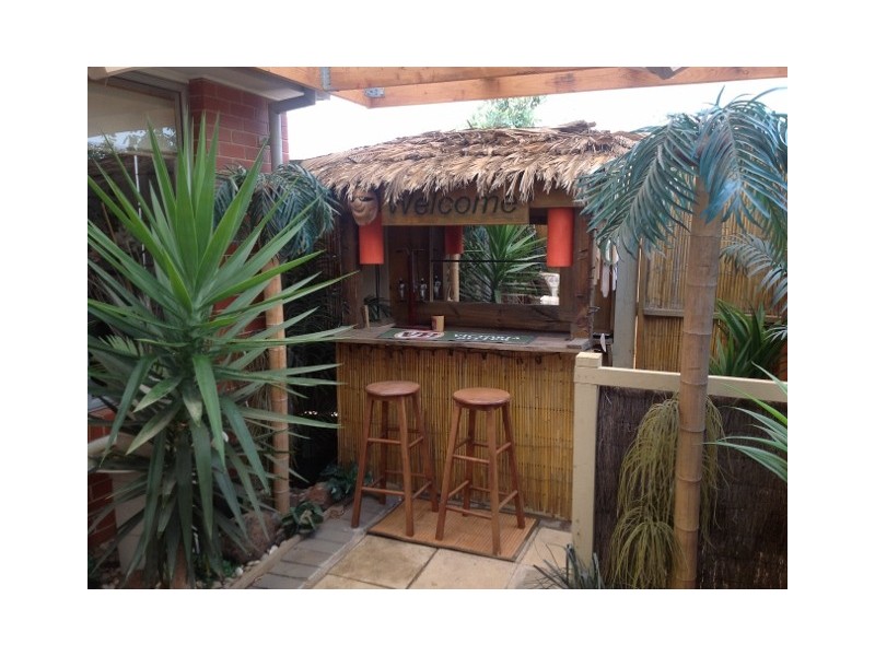 6 Verdon Avenue, Caroline Springs VIC 3023