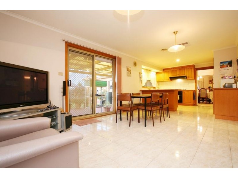 43 Delbridge Drive, Sydenham VIC 3037