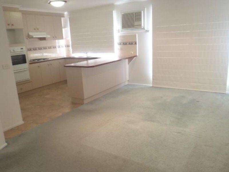 17 Manchester Drive, Sydenham VIC 3037