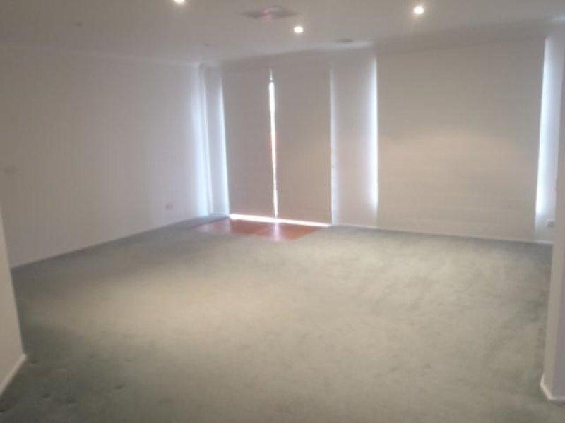 17 Manchester Drive, Sydenham VIC 3037