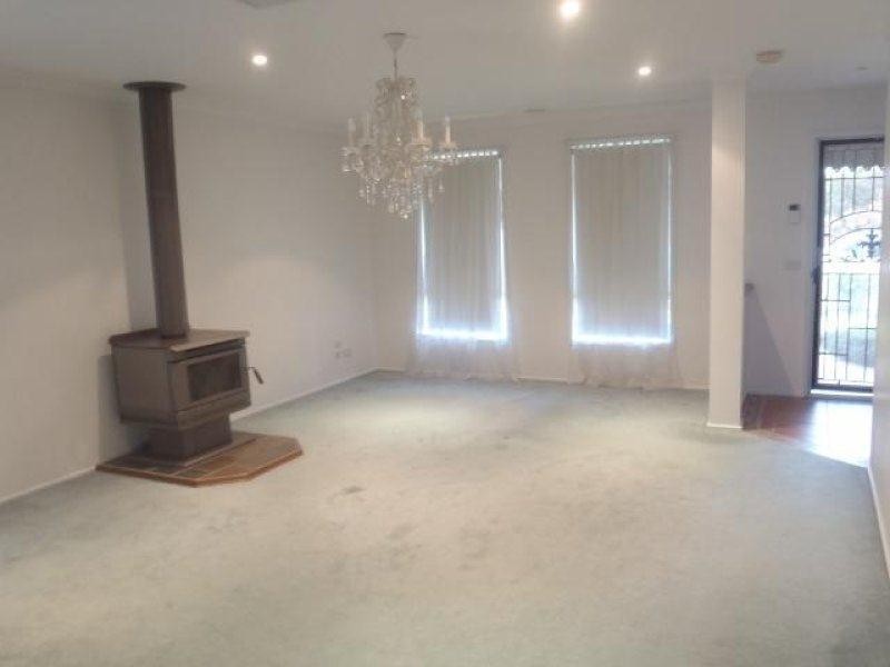 17 Manchester Drive, Sydenham VIC 3037