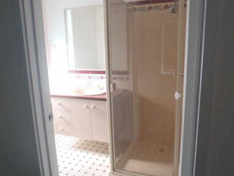 17 Manchester Drive, Sydenham VIC 3037