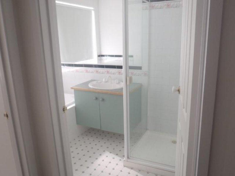 17 Manchester Drive, Sydenham VIC 3037