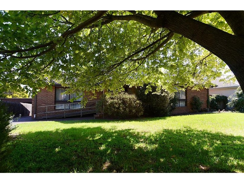 16 Patterson Avenue, Keilor VIC 3036