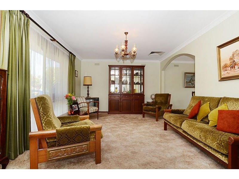 16 Patterson Avenue, Keilor VIC 3036