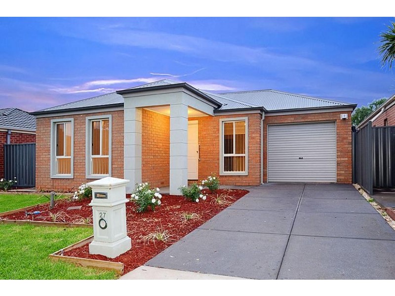 27 Klippel Way, Caroline Springs VIC 3023